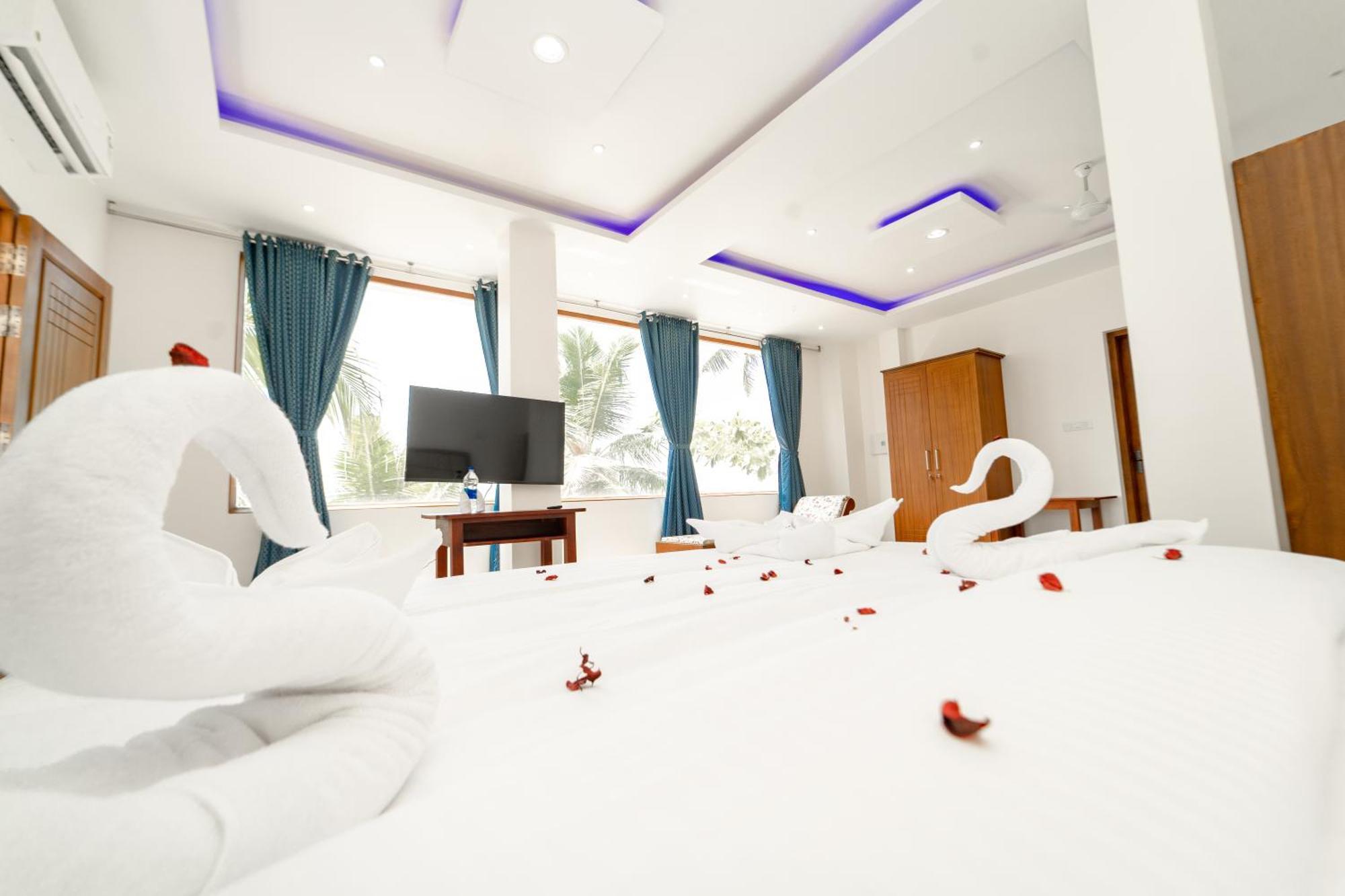 Skylar Seaview Beach Resort & Ayurveda Varkala Esterno foto