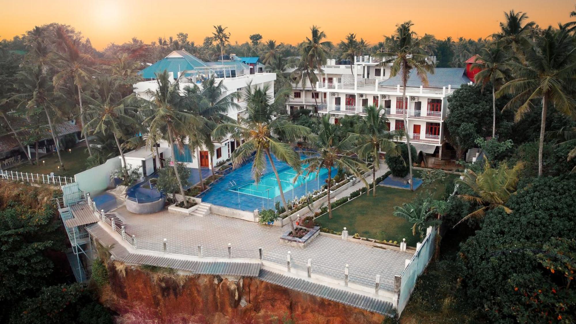 Skylar Seaview Beach Resort & Ayurveda Varkala Esterno foto